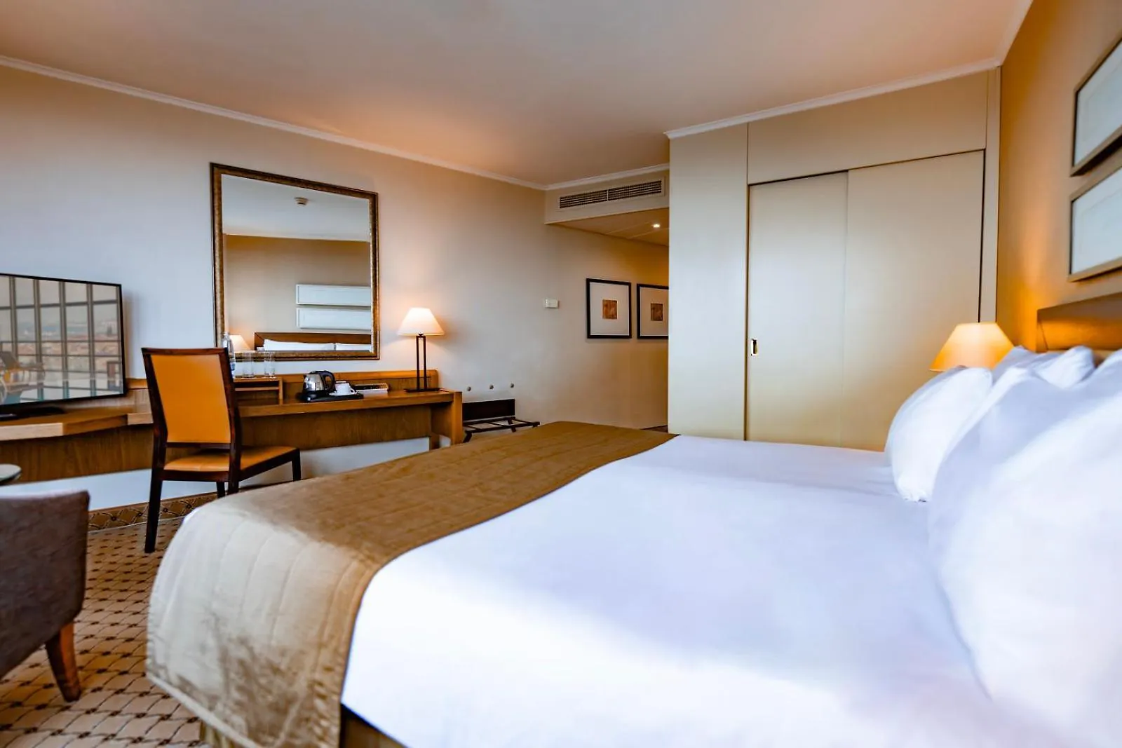 Grand Hotel Prague Towers - Czech Leading Hotels